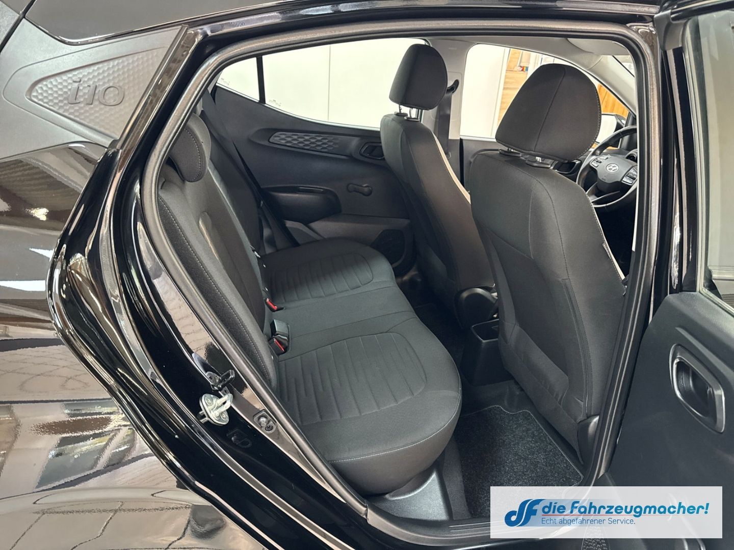 Fahrzeugabbildung Hyundai i10 Trend Navi Apple CarPlay Android Auto Musiks