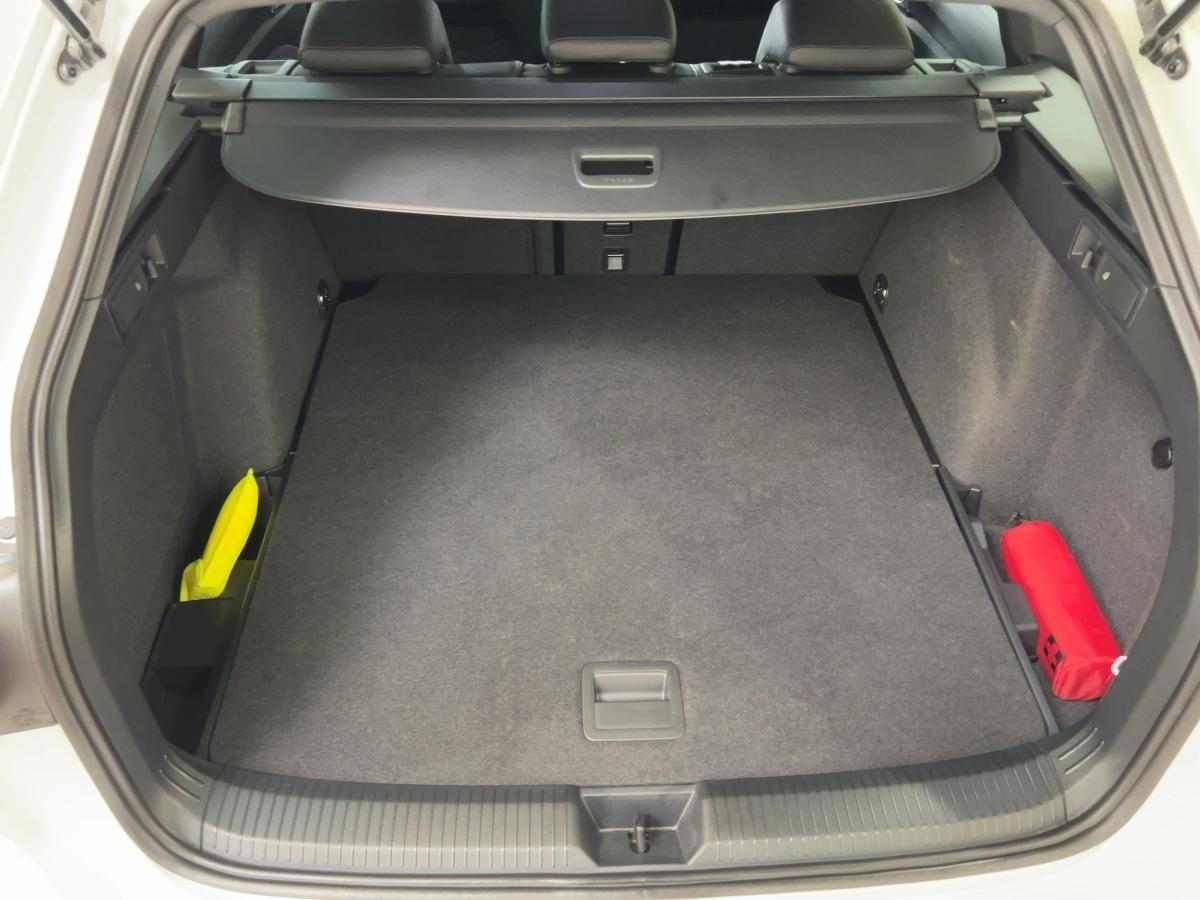 Volkswagen Golf VIII 1.5 TSI R-Line LED CarPlay SHZ Kamera, миниатюра 15