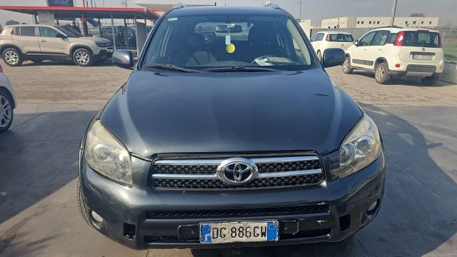 Toyota RAV 4 RAV4 2.2 D-4D 177 CV Luxury