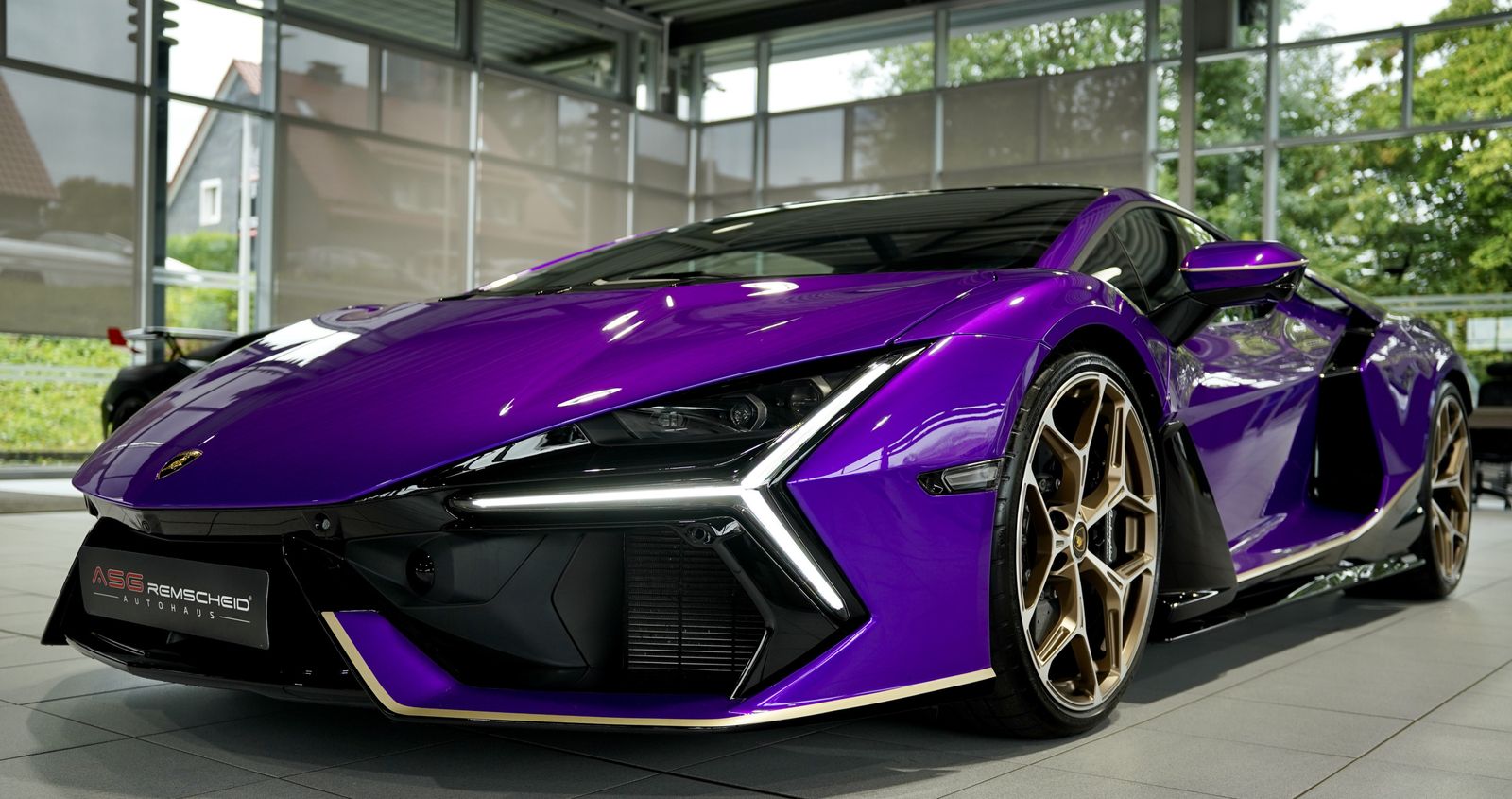 Lamborghini Revuelto