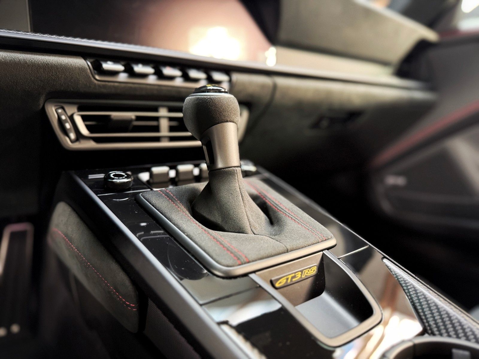 Fahrzeugabbildung Porsche 992 GT3RS + Weissach + PCCB + Clubsport + Magnes