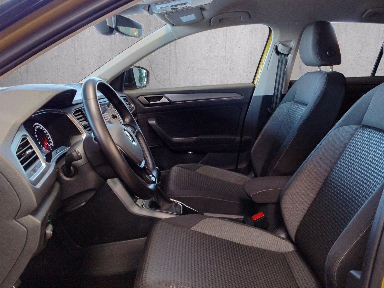 T-Roc ACTIVE 1.5 TSI Klima Navi Rückfahrkamera