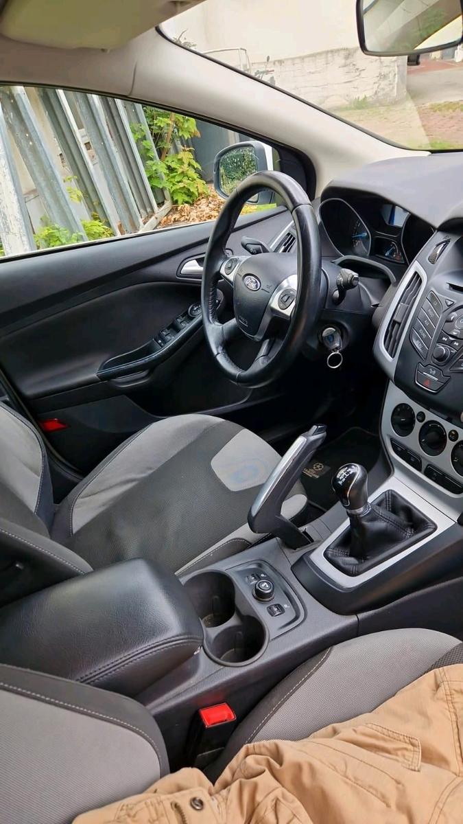 Ford Focus 2012 — photo 9