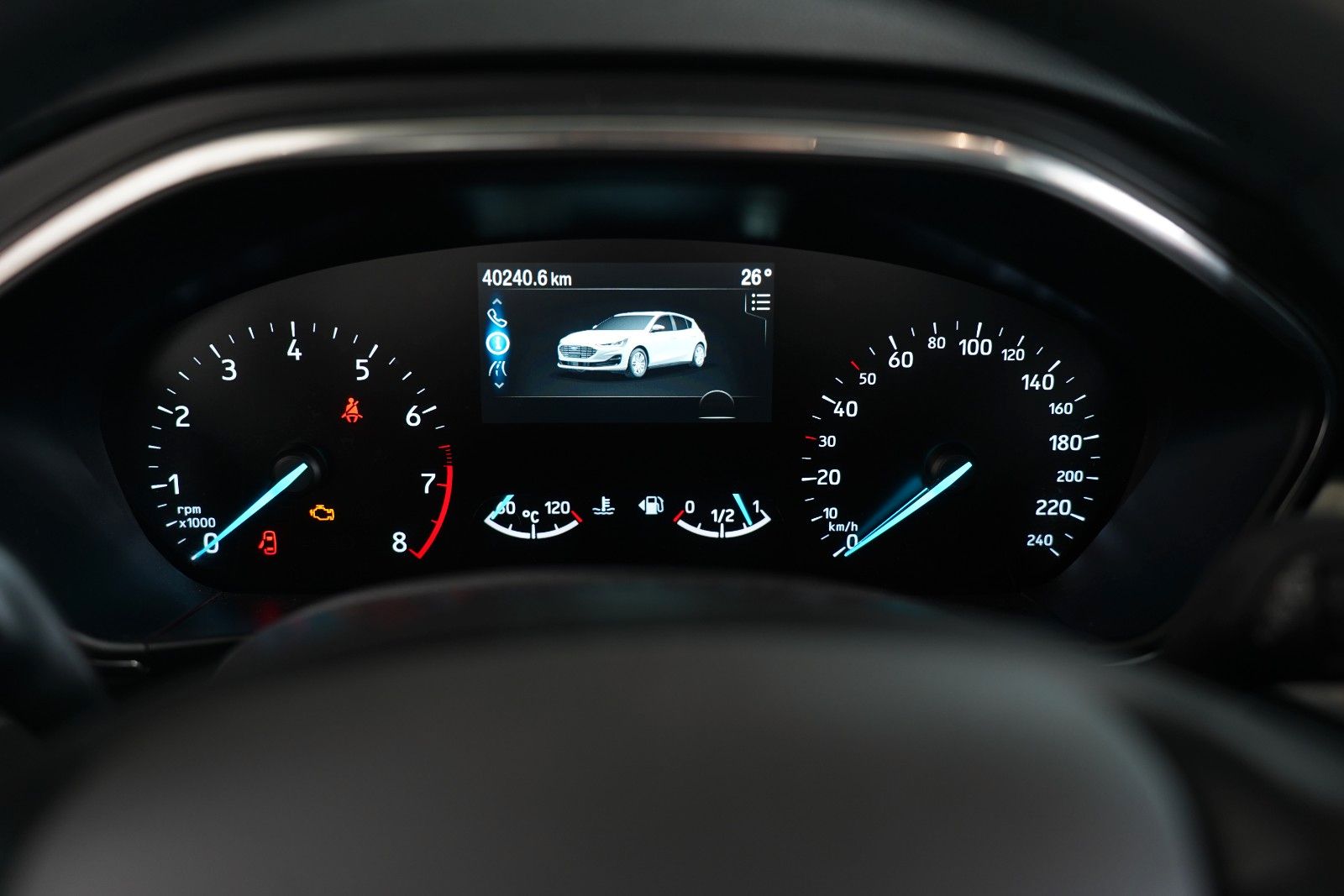 Fahrzeugabbildung Ford Focus Titanium Hybrid, Winter P,. AK  PP vo+hi