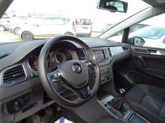 Fahrzeugabbildung Volkswagen Golf Sportsvan Lounge BMT/Start-Stopp *AHK / NAV
