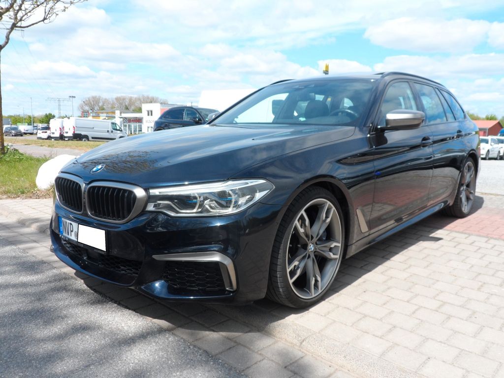 BMW M550