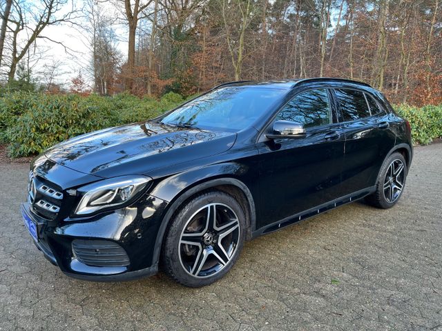 Mercedes-Benz GLA 200 AMG (( Night +19"+LED+Navi ))