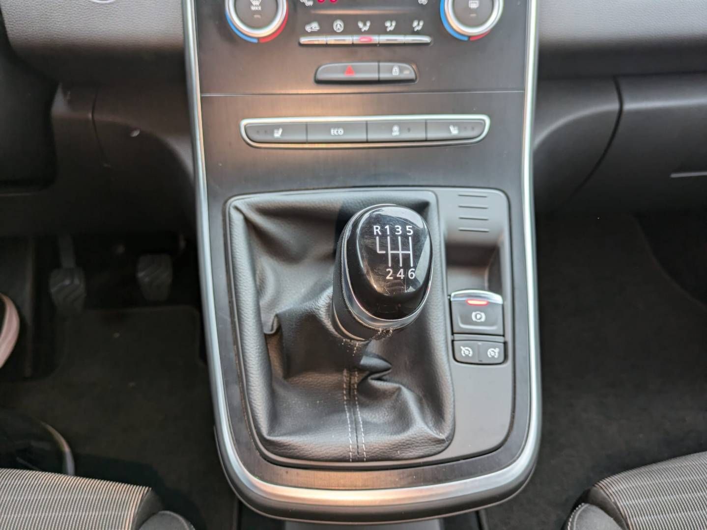 Fahrzeugabbildung Renault SCENIC Experience ENERGY dCi 110