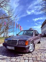 Mercedes-Benz Mercedes Benz 190d 2.5 w201 H-Kennzeichen - Mercedes-Benz 190 mit Diesel-Antrieb: 2.5
