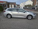 Toyota Corolla 1.8 Hydrid 1.Hand/Kamera/SHZ/NAVI/PDC... - Toyota Corolla Gebrauchtwagen in Essen