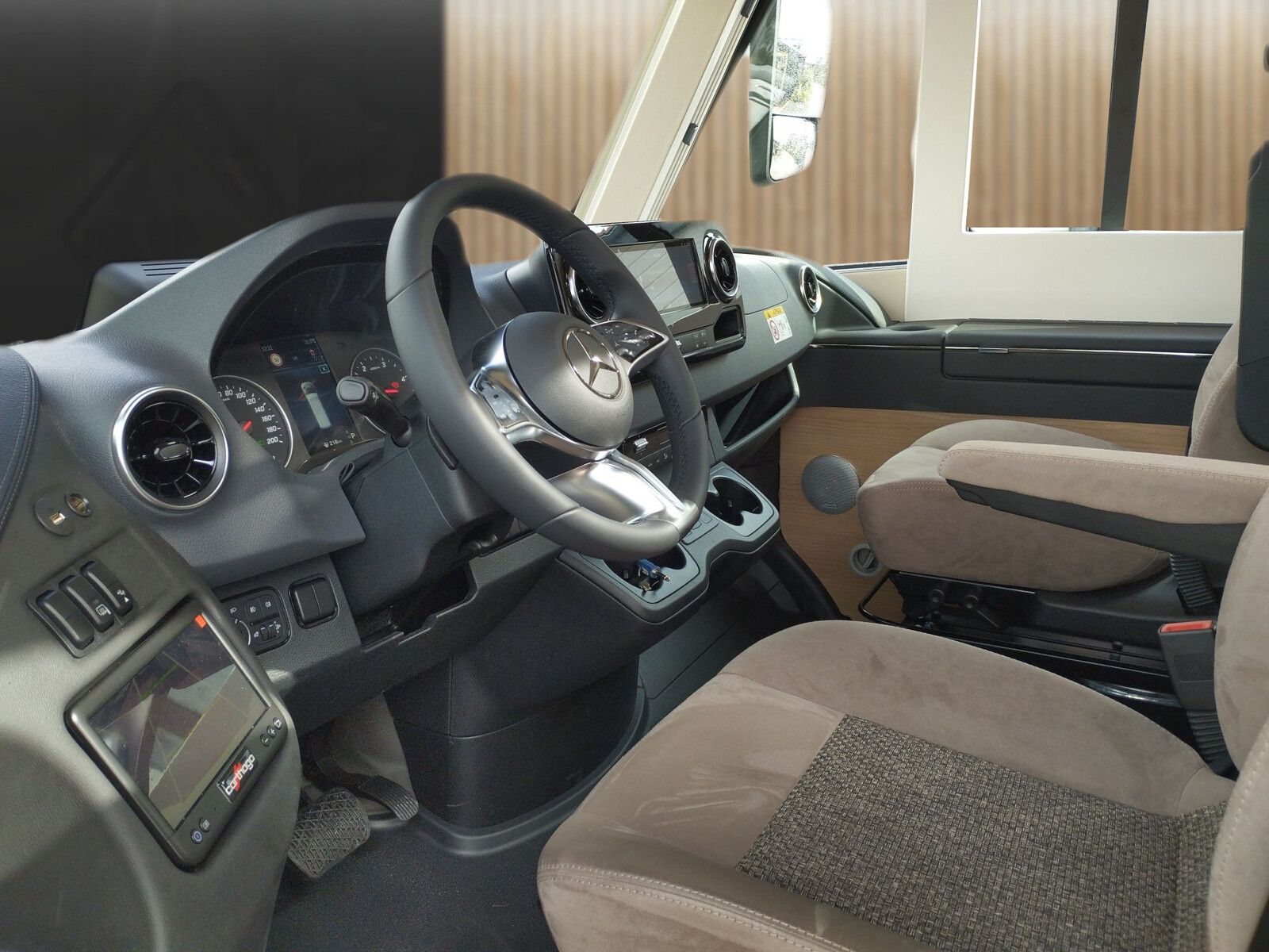 Fahrzeugabbildung Carthago C1-tourer I 143 KB LE comfort Mercedes