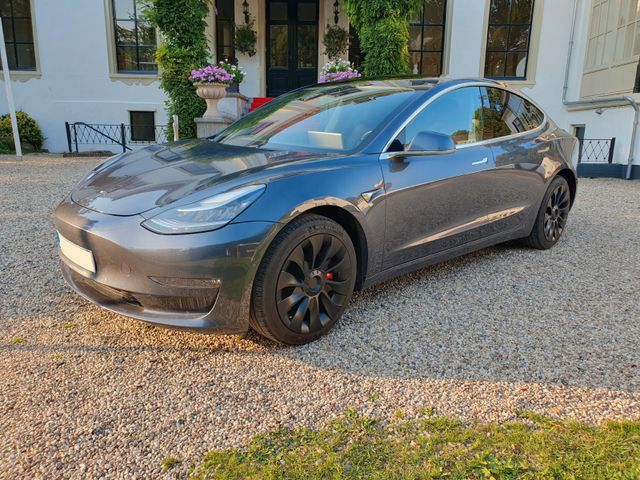 Tesla Model 3 LR Performance Paket FREE SUPERCHARGING 