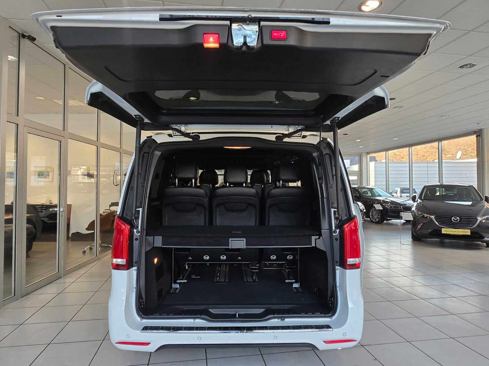 Fahrzeugabbildung Mercedes-Benz V 250 Lang 4 Matic AMG LINE * PANO* LED*LEDER*