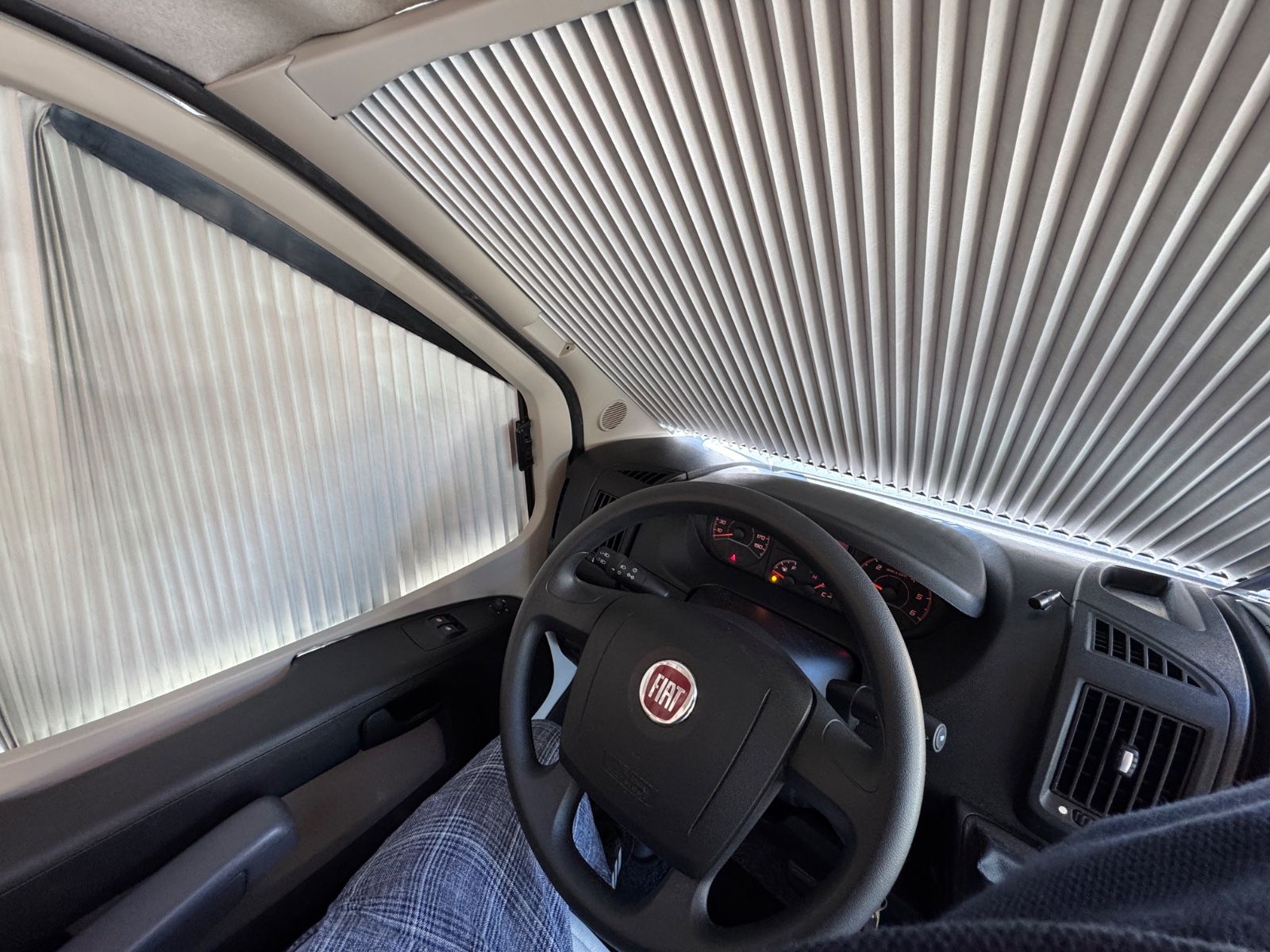 Fahrzeugabbildung Roller Team ZEFIRO 263 TL FIAT QUEENSBETT HUBBETT SOLAR TV