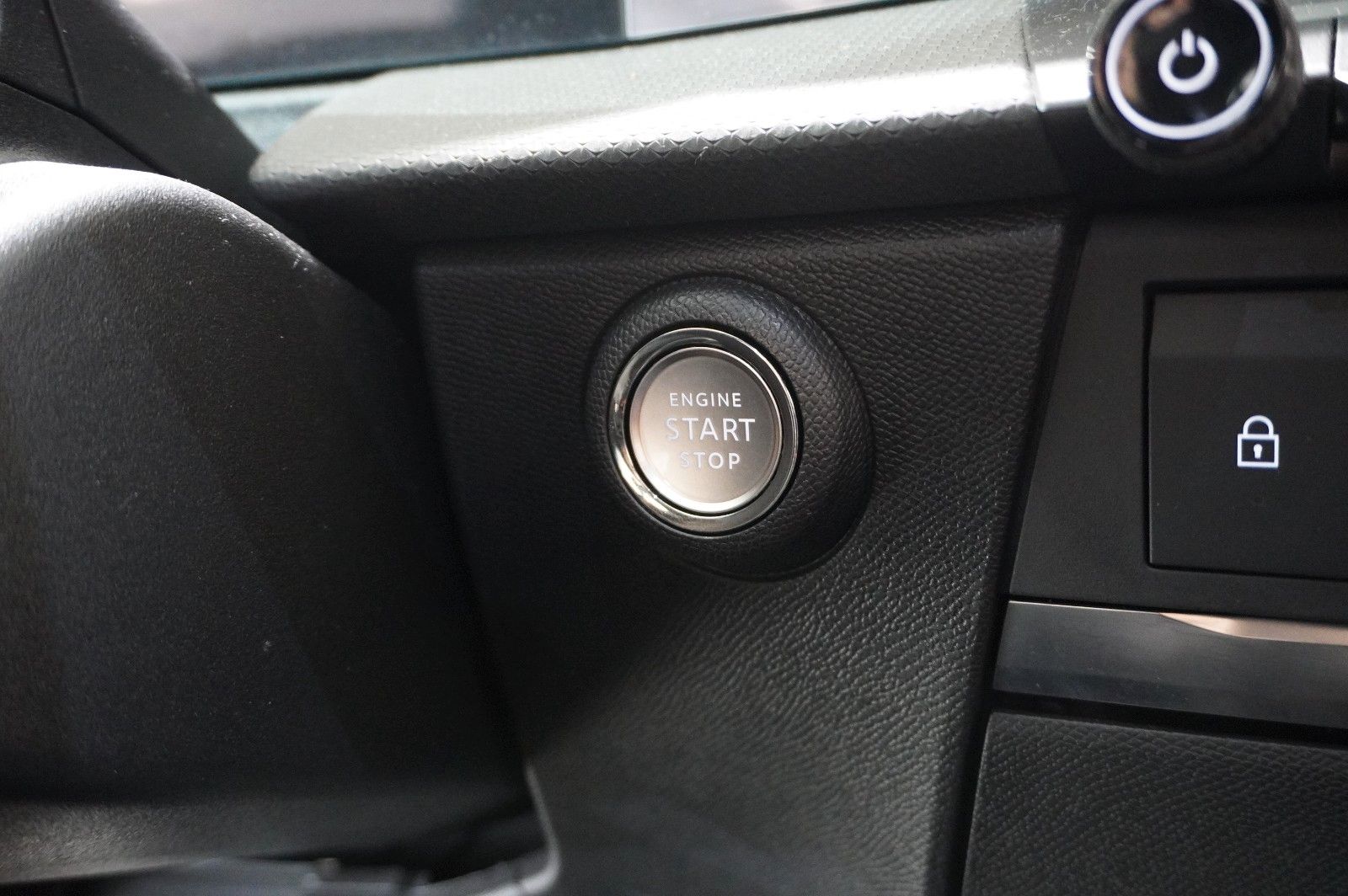 Fahrzeugabbildung Opel Astra L Lim. 1.6 HYBRID GS SPORT NAVI/360°/SPORT