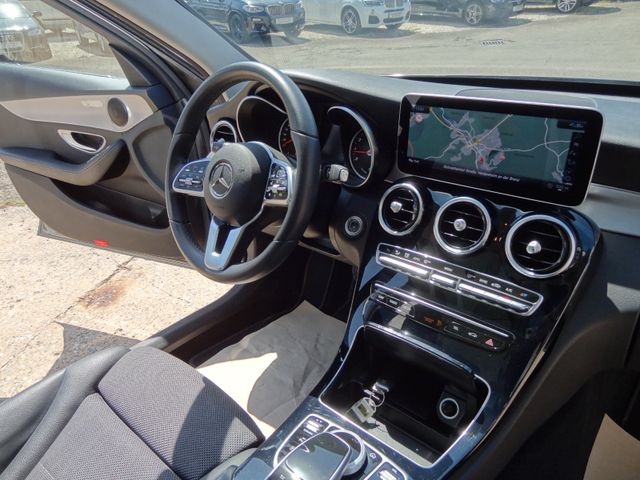 Fahrzeugabbildung Mercedes-Benz C 200 4Matic/2.Hd/Pano/AHK/Kam/Navi/77TKM/
