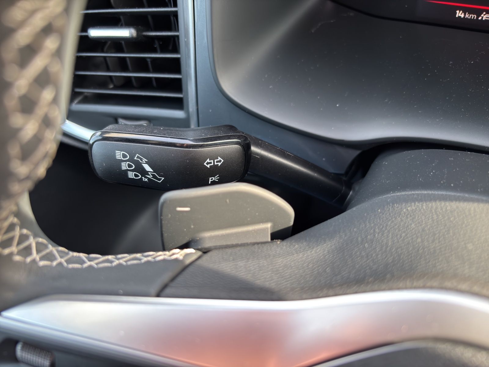 Fahrzeugabbildung SEAT Ateca Road Edition 1,5 TSI DSG GJR Kessy