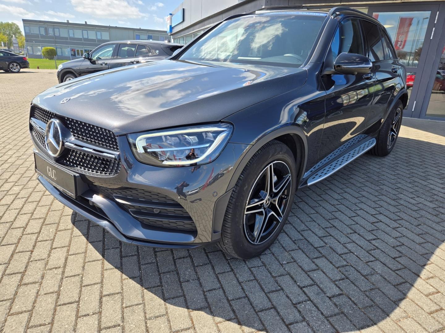 Mercedes-Benz GLC 220 d 4Matic AMG Line Standhz.+AHK+SHZ v/h