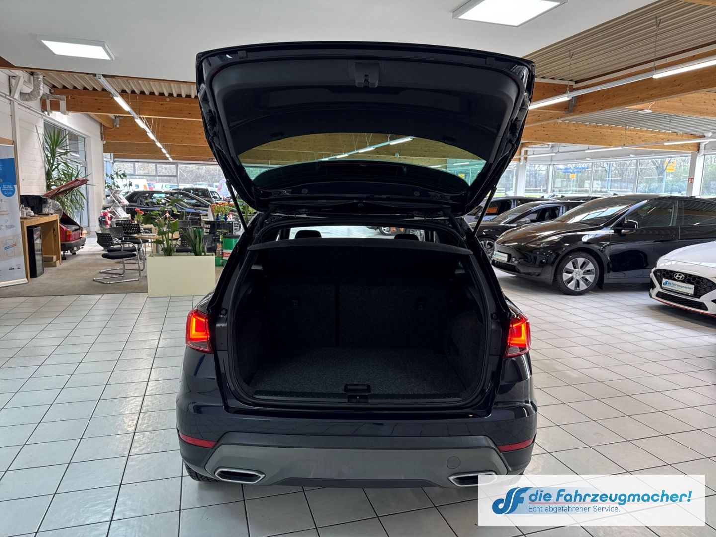 Fahrzeugabbildung SEAT Arona FR Navi Digitales Cockpit LED Sperrdiff. A