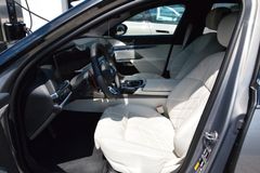 BMW M760 – 11 / 24