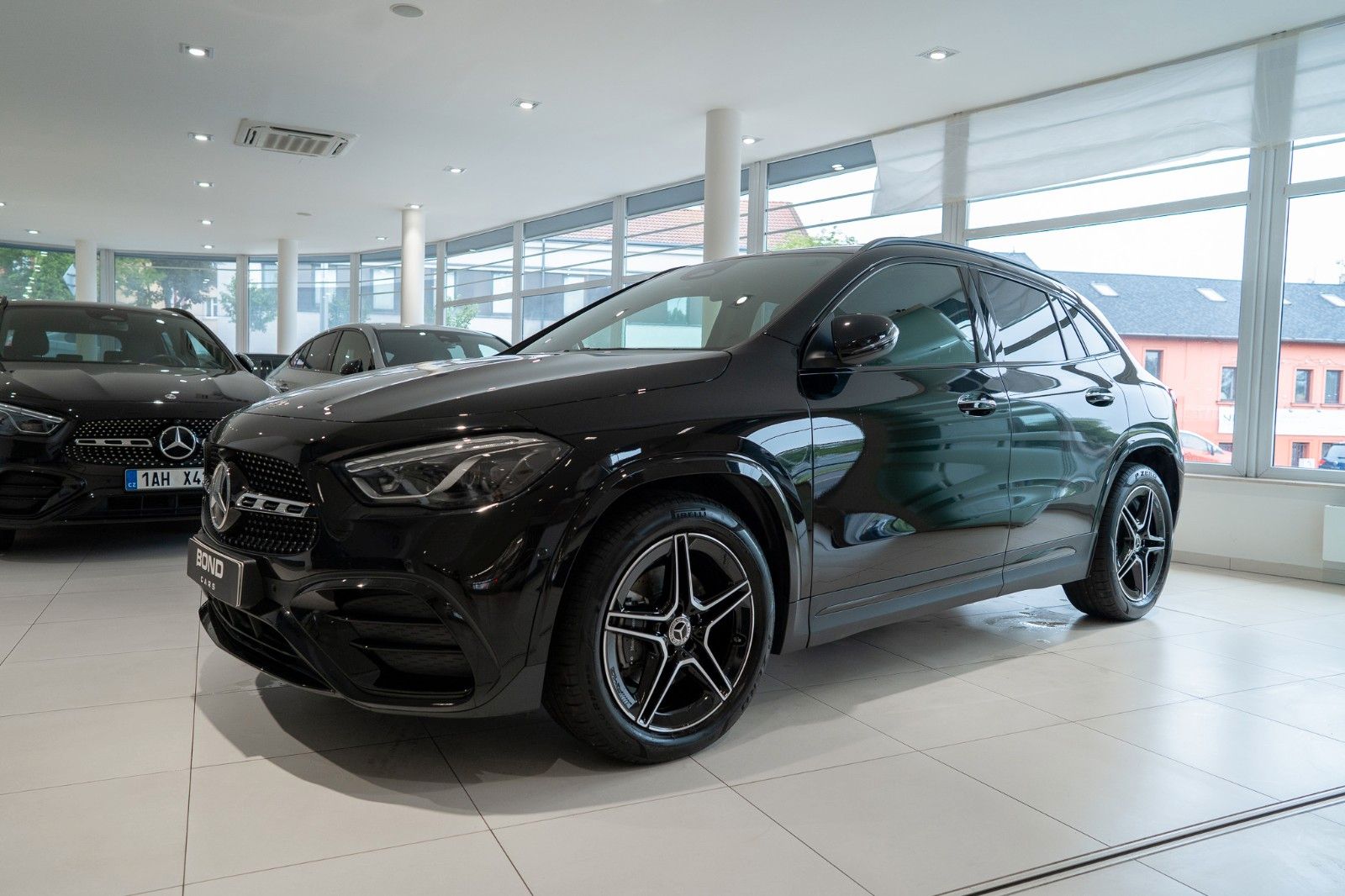 MERCEDES-BENZ GLA 200 d/AMGPLUS/MULTIBEAM/TOP