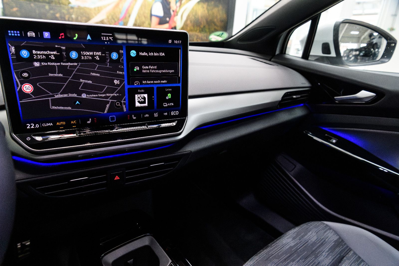 Fahrzeugabbildung Volkswagen ID.4 Pro IQ-LED+AHK+360°KAM+KEYLESS+WÄRMEP+DCC