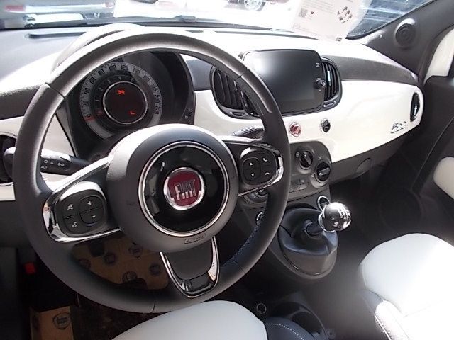 Fahrzeugabbildung Fiat 500 Dolcevita 1.0 Hybrid + Bicolor