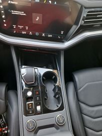 Volkswagen Touareg - 9