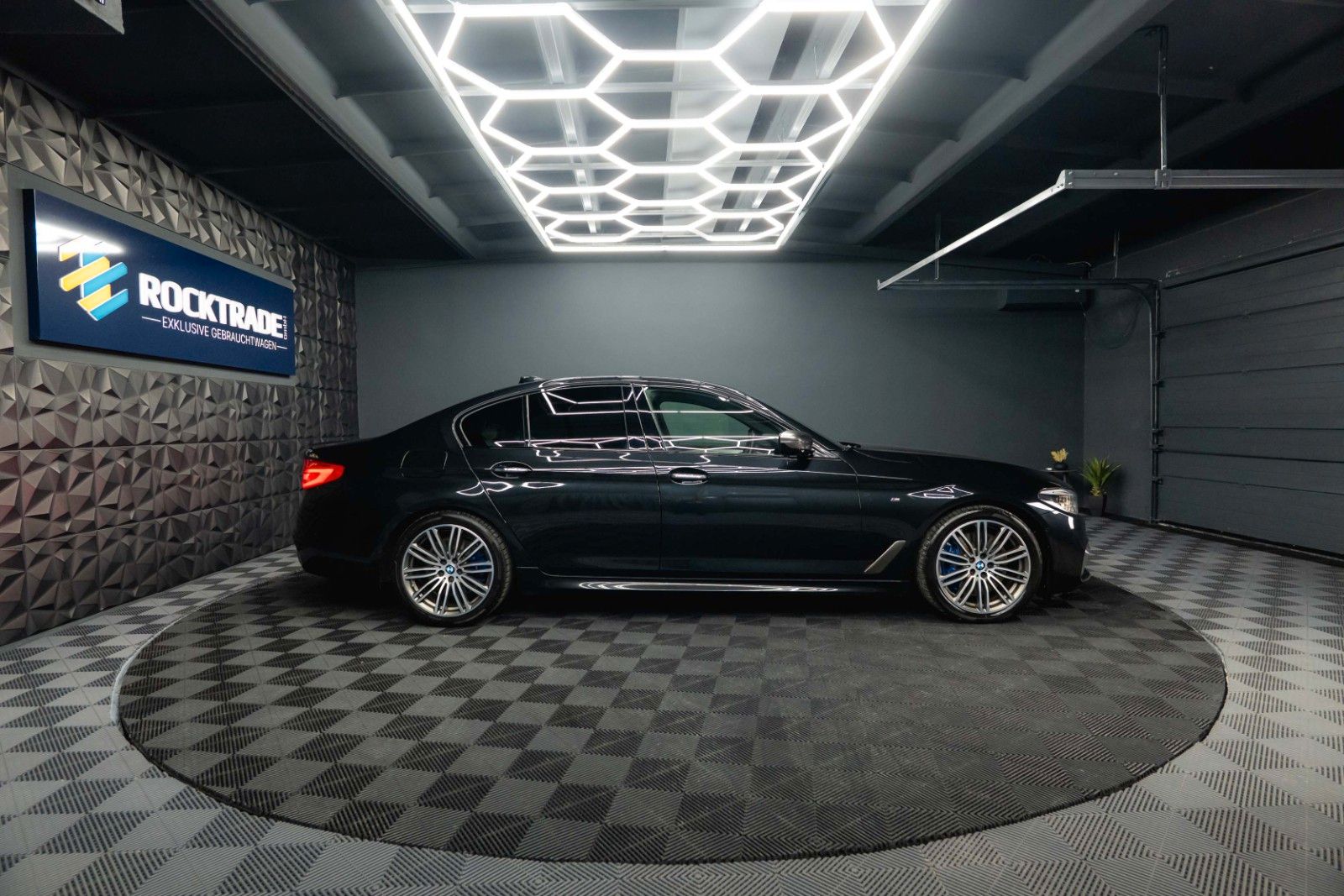 Fahrzeugabbildung BMW M550i xDrive Shadow Line | ACC | Massage | LED