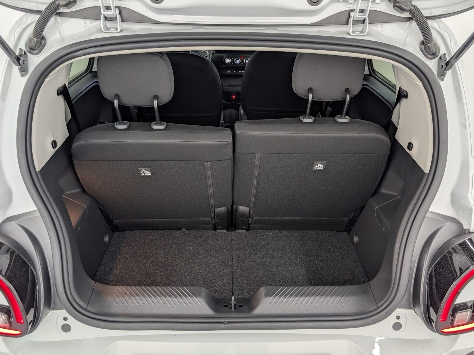 RENAULT Twingo E-TECH Techno 80 Urban Range 18-Zoll – Bild 10