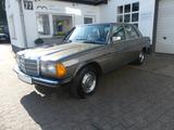 Mercedes-Benz 230 E, 3. Hd., Aut., Schiebedach, original - Mercedes-Benz Gebrauchtwagen von 1984