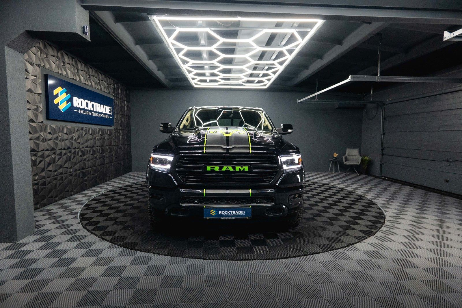 Fahrzeugabbildung Dodge RAM 5.7 V8 HEMI 4x4 LARAMIE Offroad Night LED