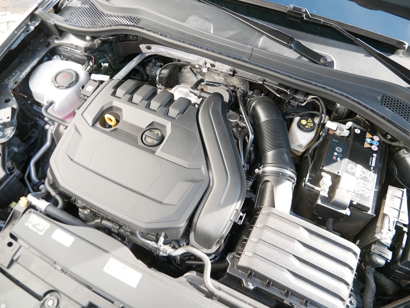Fahrzeugabbildung SEAT Leon 1.5 TSI Style LED PDC DAB 3-Zonen Klima