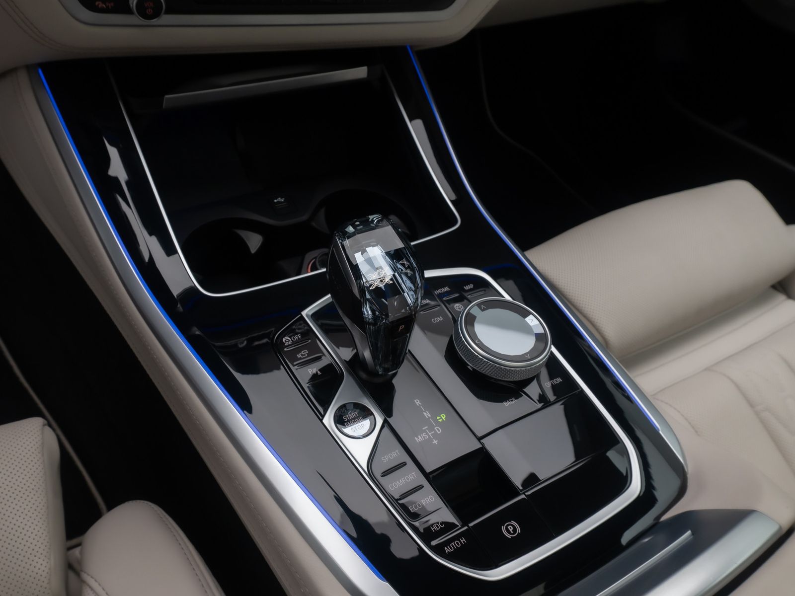 Fahrzeugabbildung BMW X5 xD40i M Sport FondEnt Massage Individual Voll