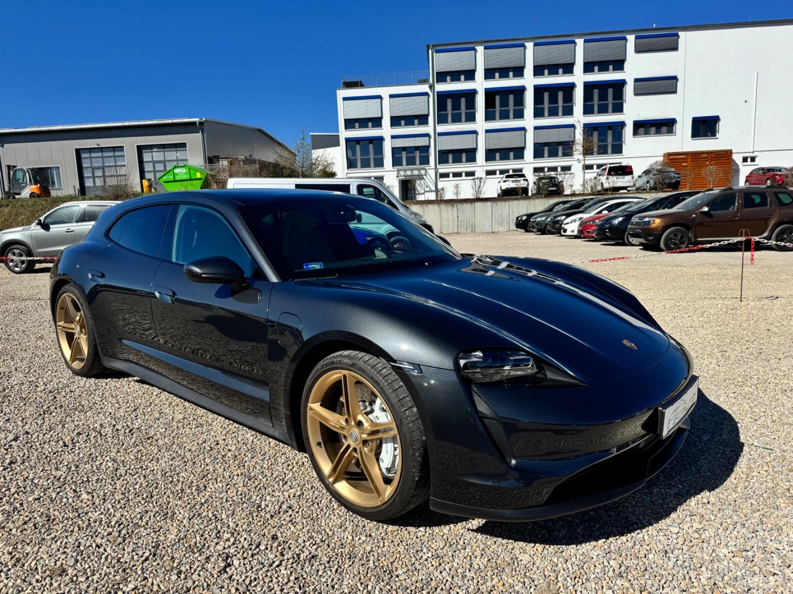 Porsche Taycan Sport Turismo Basis PASM CHRONO PANO STZH