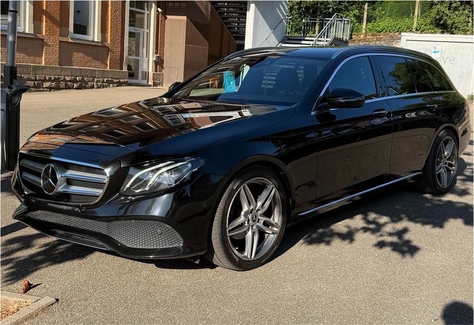 Image of Mercedes-Benz E 220