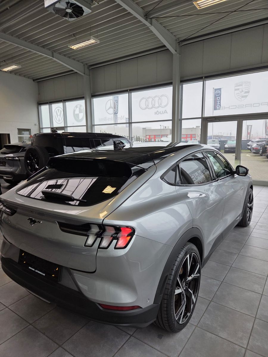 Fahrzeugabbildung Ford Mustang Mach-E Basis