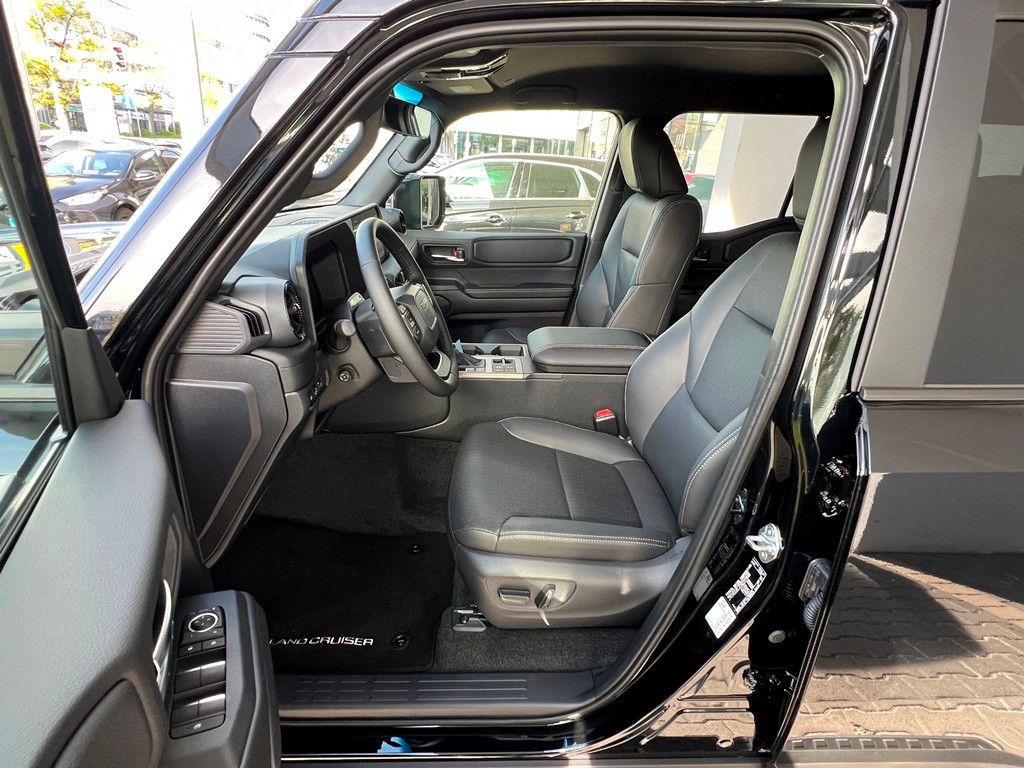 Fahrzeugabbildung Toyota Land Cruiser 2,8 D-4D AWD Executive 360° KAMERA