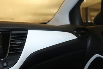 Fotografie des Opel Crossland (X) Crossland X 1.2 Start/Stop Automatik Opel 2020
