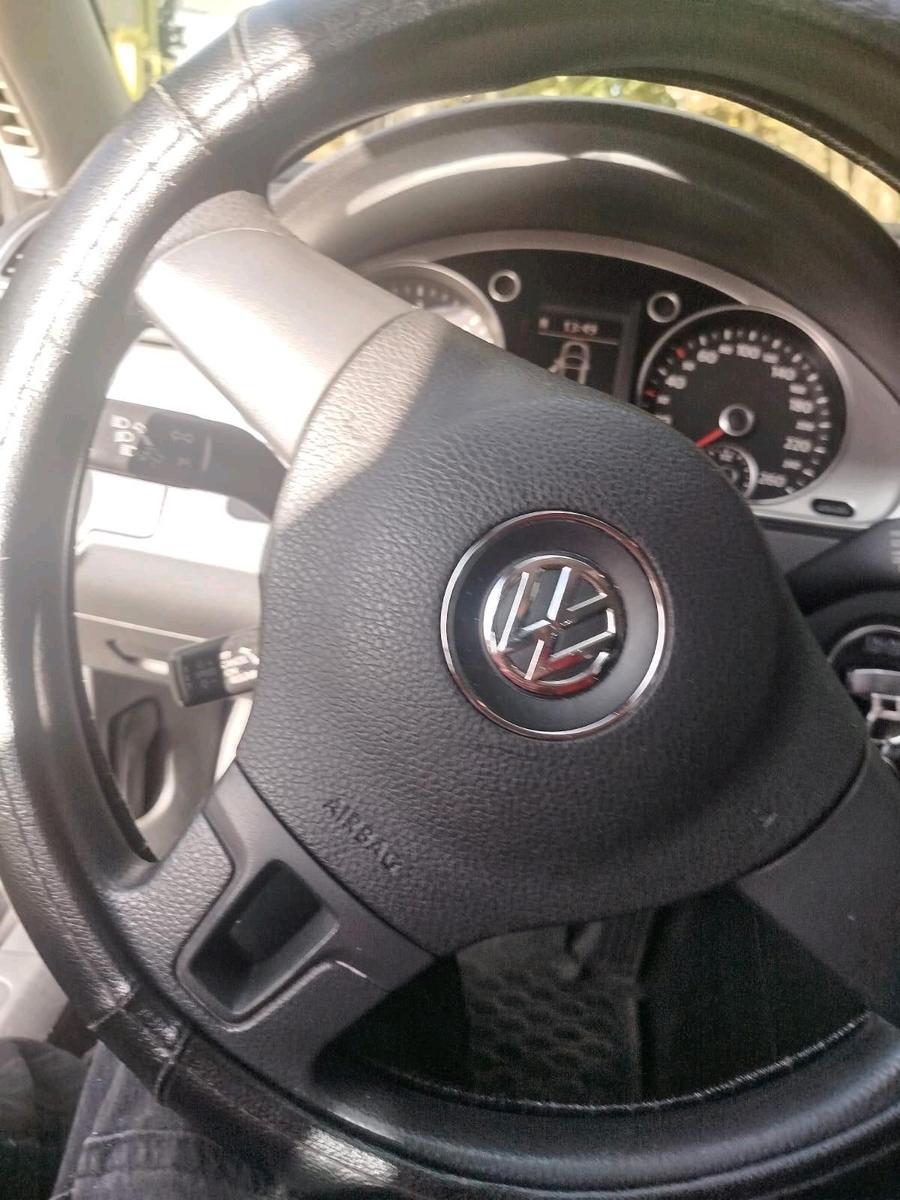 Volkswagen Passat 2011 — photo 14