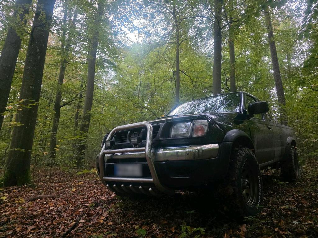 Nissan Navara D22
