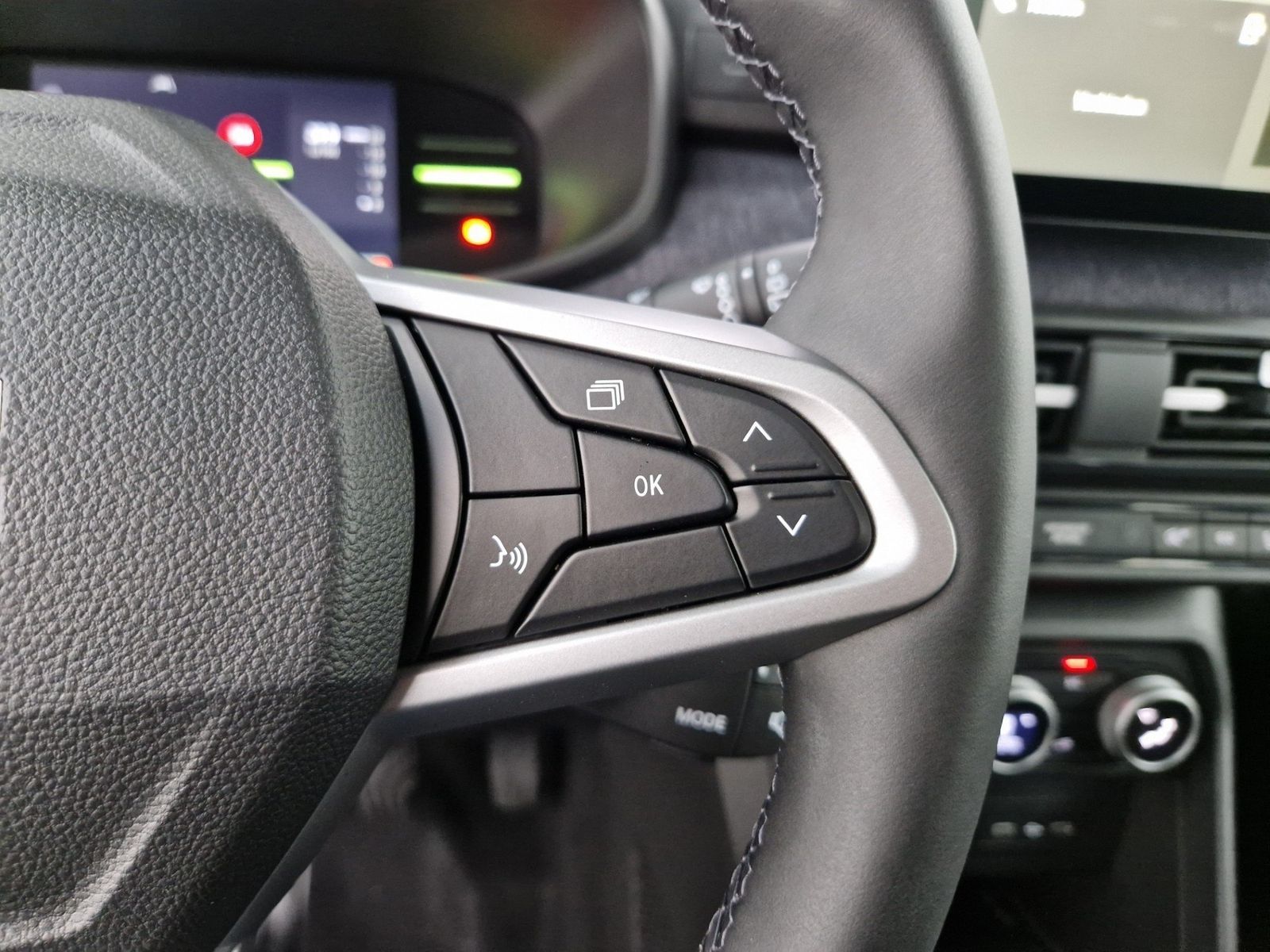 DACIA Sandero  Journey Eco-G 120 Driving Benzin/Gas – Bild 30