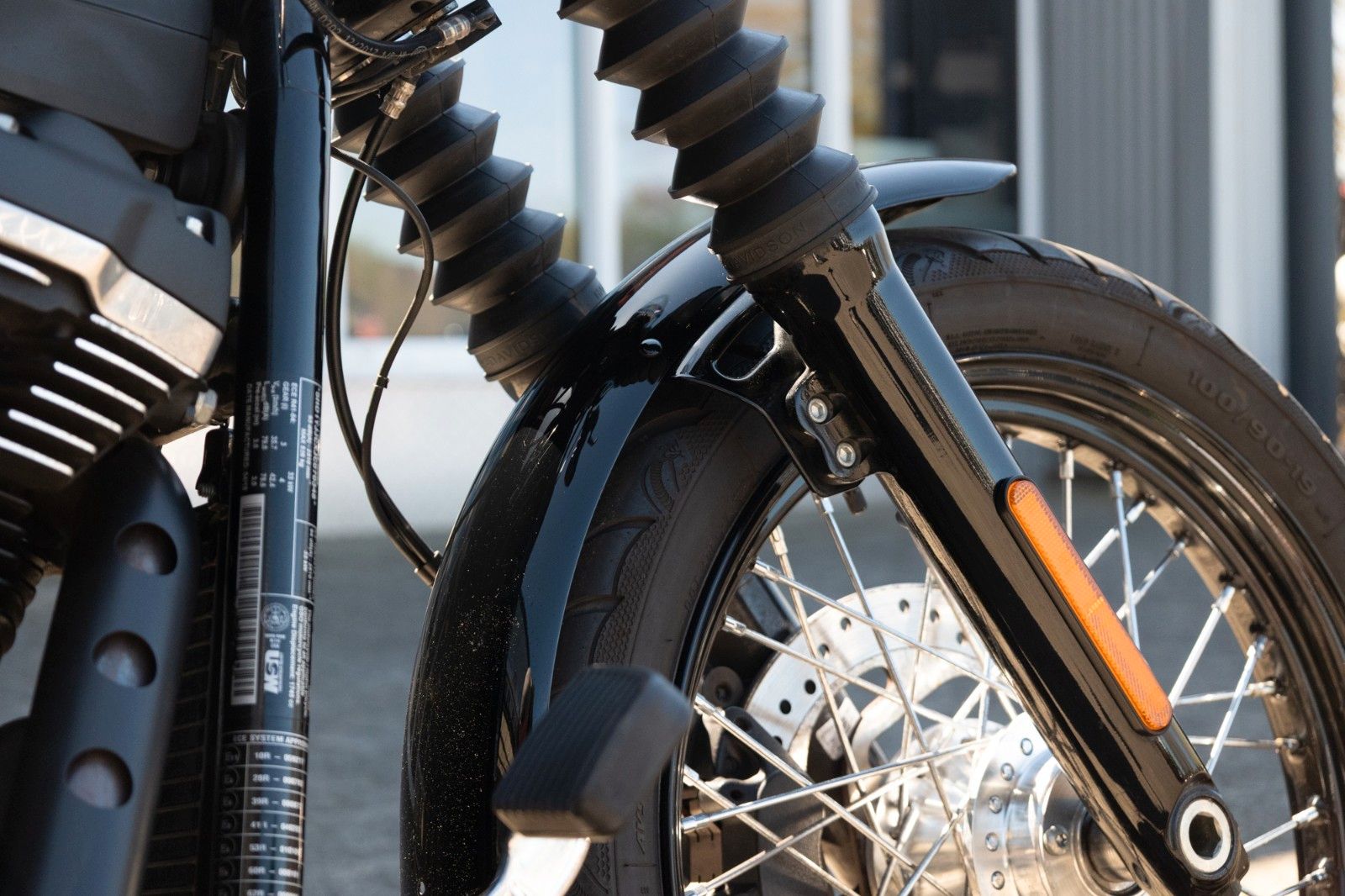 Fahrzeugabbildung Harley-Davidson STREET BOB FXBB - Heckumbau 200er Hinterreifen