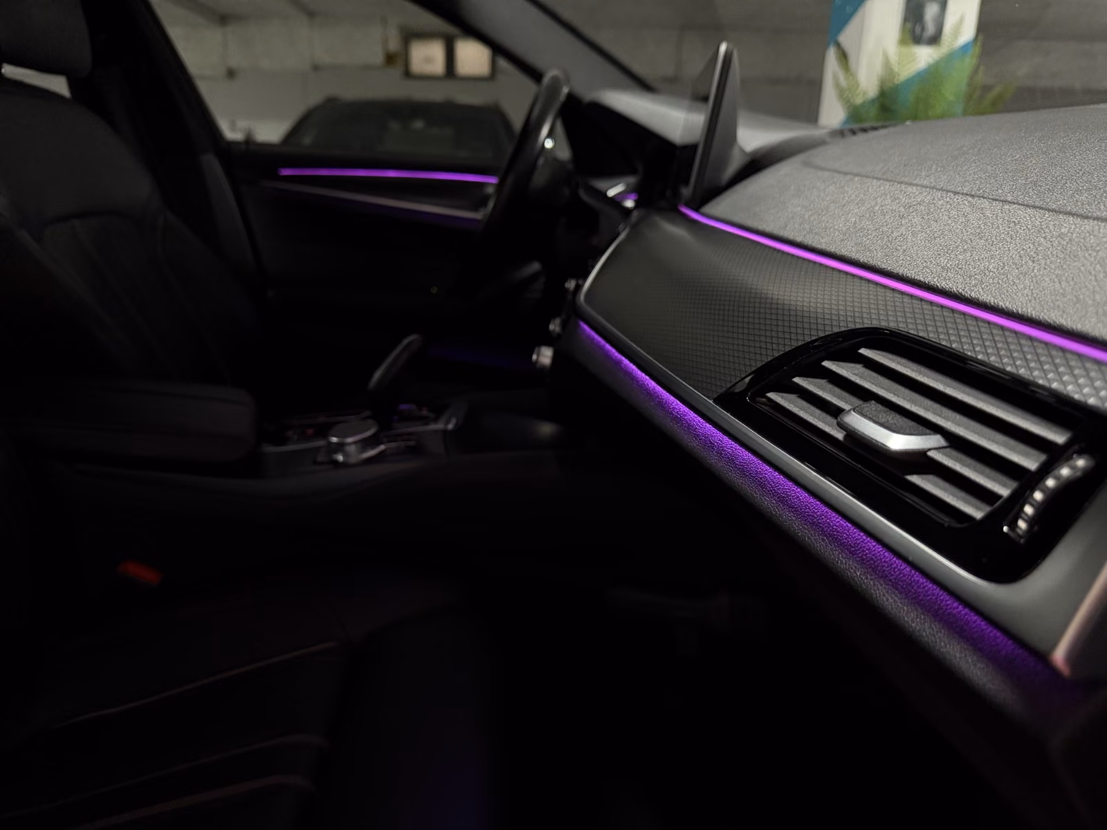 BMW 530i Limousine M Sport AHK Laser Assist 1 Hand