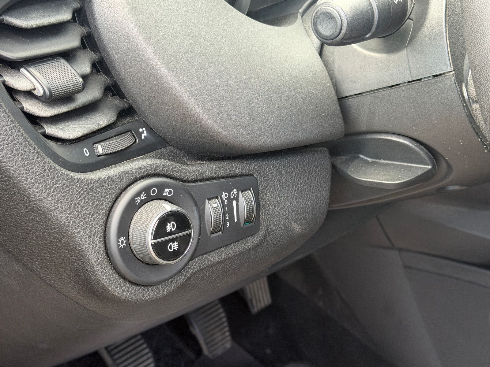 Fahrzeugabbildung Fiat 500X Cross/ UConnect / Fahrassistenz/Design-Kit