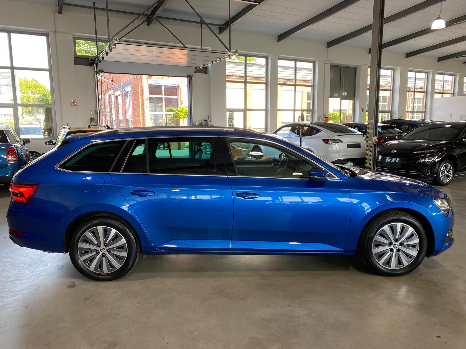 Fahrzeugabbildung SKODA Superb 2.0 TSI DSG 4x4 Style/STHZG/360/ACC/