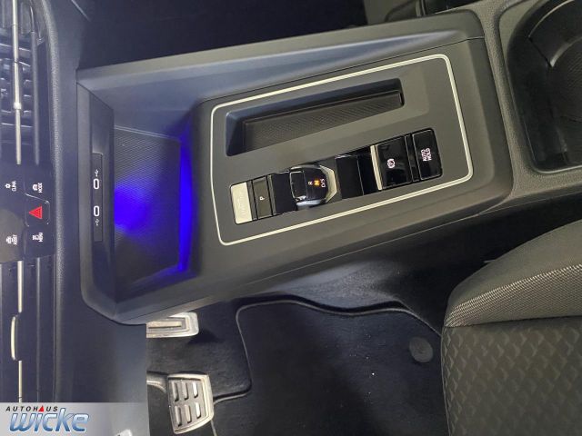 Golf VIII 1.5 eTSI DSG Active NAVI KLIMA LED SHZ