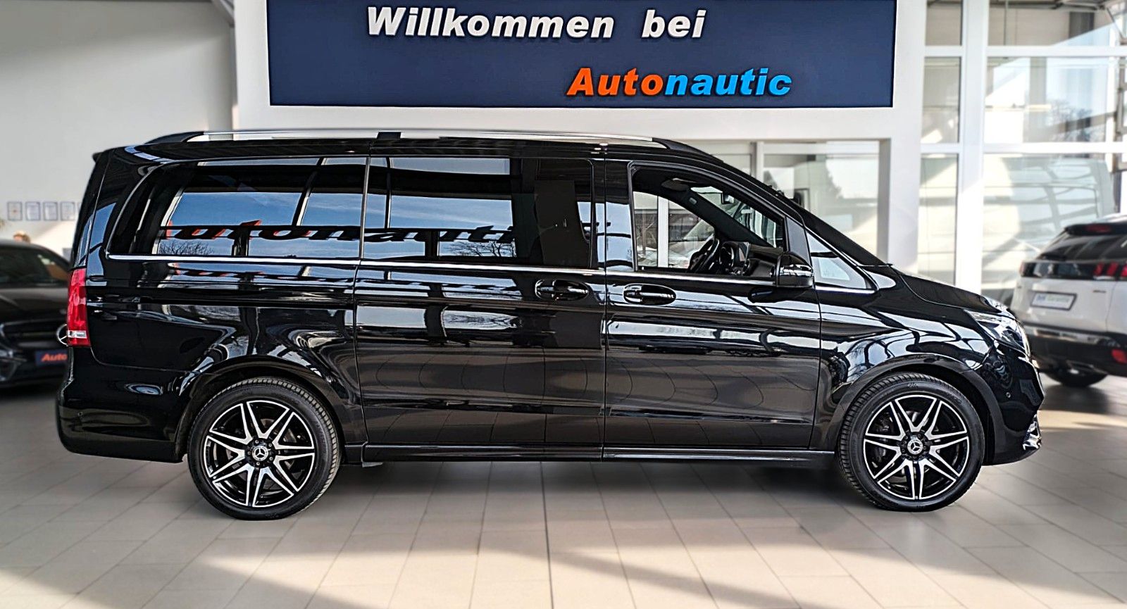 Fahrzeugabbildung Mercedes-Benz V 250d AMG 4M LANG 6 SITZE VIP SHUTTLE MEGAVOLL!