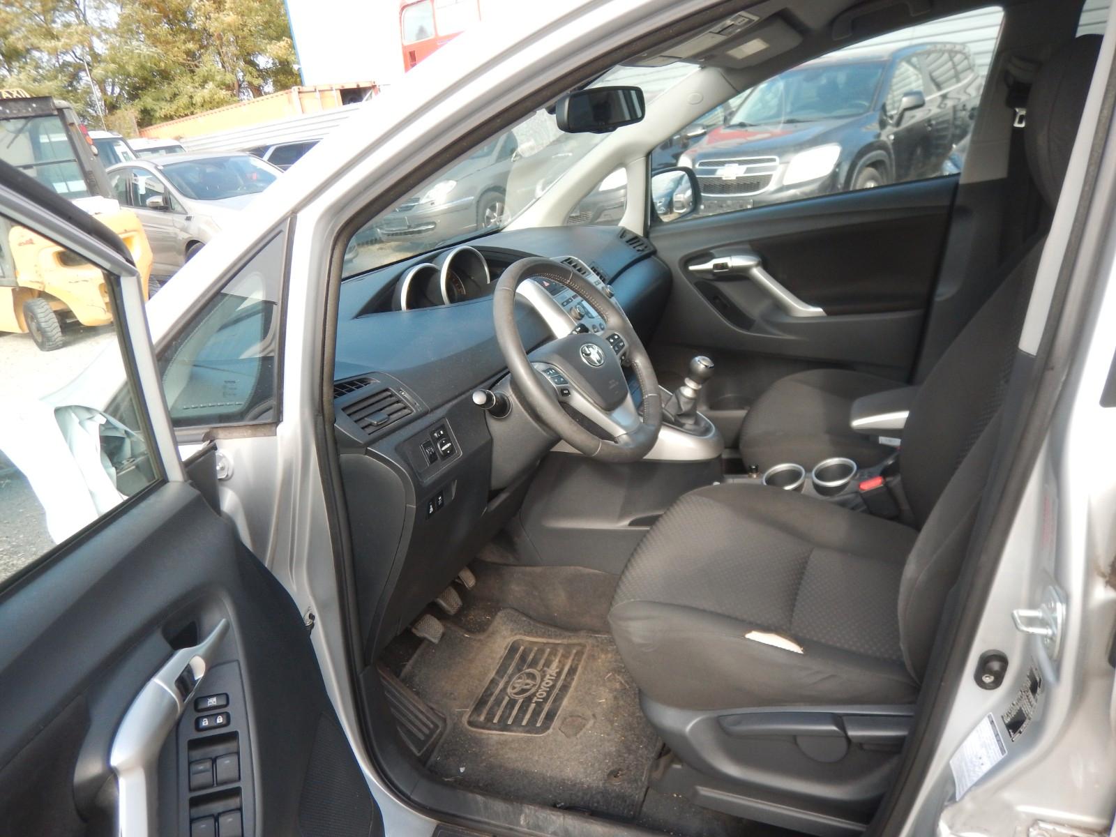 Toyota Verso 2011 — photo 6