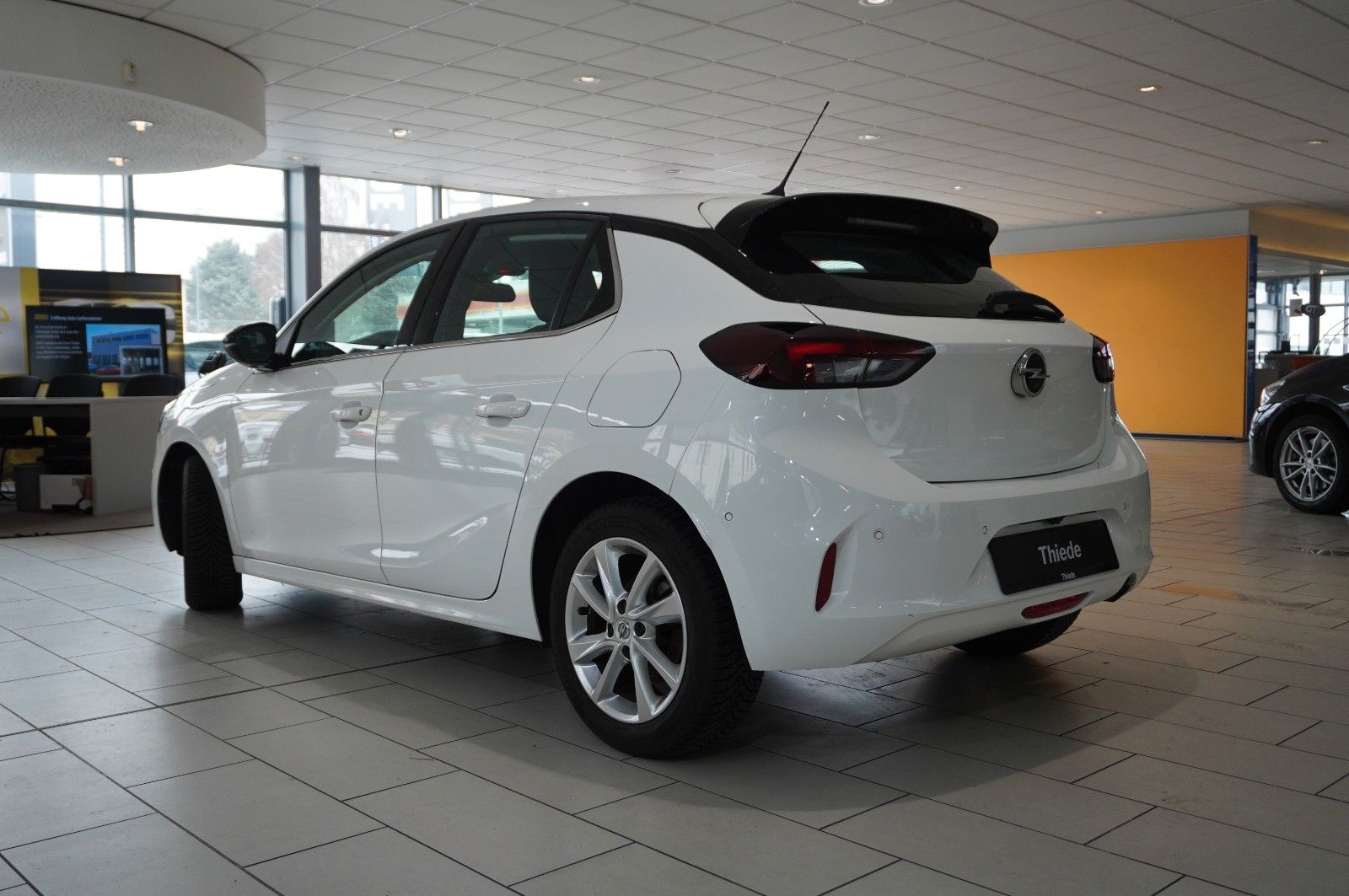 Fahrzeugabbildung Opel Corsa F 1.2T ELEGANCE NAVI/LED/KAMERA/SPORT/DAB+